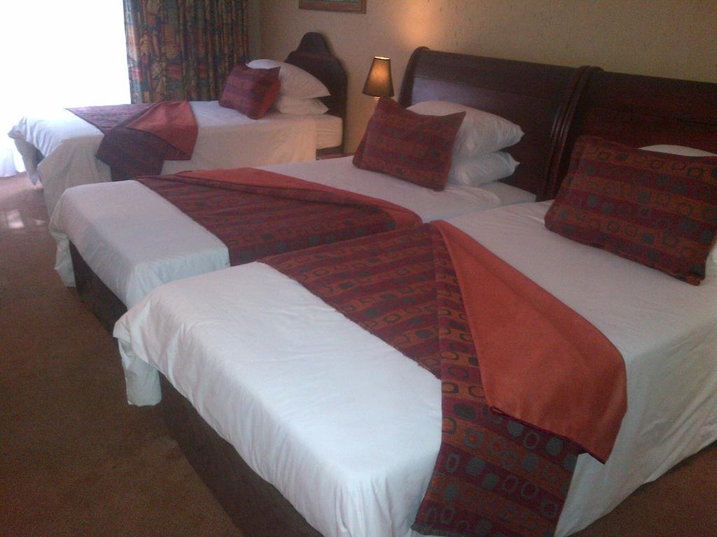 Hornbill Lodge Magaliesburg Szoba fotó